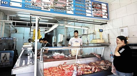 Expertos estiman que el 40% de los trabajadores en Argentina están en la informalidad. Foto: AFP