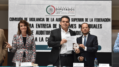 La Comisión de Vigilancia recibe de la ASF la primera entrega de informes individuales de auditoría de la Cuenta Pública 2023. Foto EE: Cortesía Cámara de Diputados