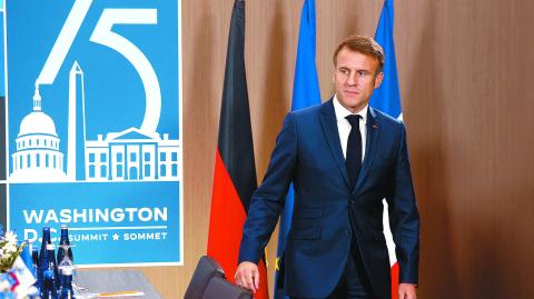 El presidente de Francia, Emmanuel Macron, participa en la cumbre de la OTAN. Foto: AFP