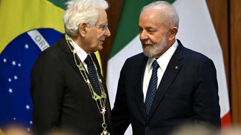 Presidente italiano Sergio Mattarella y el presidente brasileño Luiz Inácio Lula da Silva. Foto: AFP