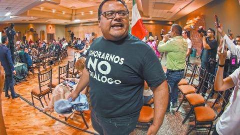 En el penúltimo foro para la reforma al Poder Judicial, realizado en Coahuila, trabajadores judiciales se manifestaron con el fin de que sus demandas sean escuchadas. Foto: Cuartoscuro