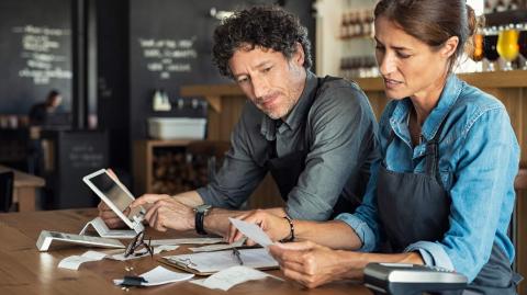 Los procesos burocráticos consumen 506 horas al año d los emprendedores. Foto: Shutterstock.