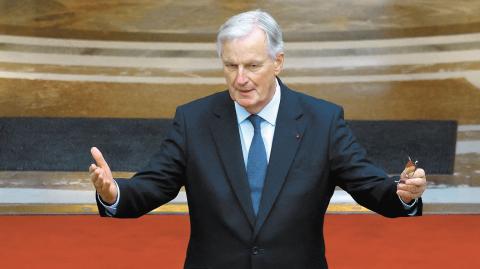 Michel Barnier, nuevo primer ministro de Francia, en la ceremonia de traspaso de poderes este jueves en París. Foto: Reuters