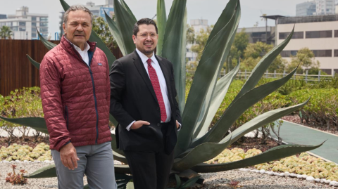 Octavio Romero y Carlos Martínez. Foto: Cortesía Infonavit.