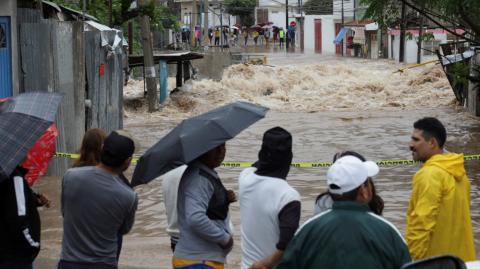 John generó severos daños en las costas mexicanas.