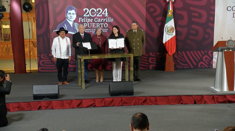 AMLO encabeza su última conferencia mañanera.