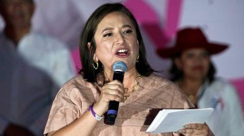 La excandidata de la coalición PAN-PRI-PRD a la presidencia de la República, Xóchitl Gálvez Ruiz, deseó “de corazón’’ que le vaya bien a Claudia Sheinbaum Pardo, presidenta de México a partir de hoy y por los próximos seis años.

Para más información del tema, visita: https://www.eleconomista.com.mx/politica/xochitl-galvez-pide-claudia-sheinbaum-combatir-corrupcion-20241001-728190.html

¡Síguenos en nuestras redes sociales para mantenerte informado!

Twitter: https://twitter.com/eleconomista 
Facebook: https://www.facebook.com/ElEconomista.mx
Instagram: https://www.instagram.com/eleconomistamx
LinkedIn: https://www.linkedin.com/company/el-economista/

#ElEconomista #EETV