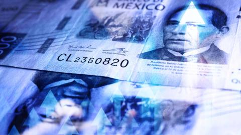 El peso mexicano llegó a depreciarse en las operaciones del mercado electrónico de este martes. El tipo de cambio alcanzó un máximo de 19.8316 por dólar durante la jornada, y se recuperó tras la toma de protesta de Claudia Sheinbaum como presidenta de México.

Para más información del tema, visita: https://www.eleconomista.com.mx/mercados/como-le-peso-mexicano-primer-dia-claudia-sheinbaum-presidenta-20241001-728219.html

¡Síguenos en nuestras redes sociales para mantenerte informado!

Twitter: https://twitter.com/eleconomista 
Facebook: https://www.facebook.com/ElEconomista.mx
Instagram: https://www.instagram.com/eleconomistamx
LinkedIn: https://www.linkedin.com/company/el-economista/

#ElEconomista #EETV