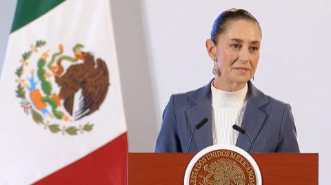 La presidenta de México dedicó su primera conferencia de prensa matutina como mandataria a la conmemoración de los acontecimientos del 2 de octubre de 1968; durante la cual el Gobierno federal ofreció una disculpa pública por la matanza estudiantil ejecutada por las autoridades de aquella época.

Para más información del tema, visita: https://www.eleconomista.com.mx/politica/primera-mananera-sheinbaum-gobierno-ofrece-disculpa-publica-matanza-estudiantil-20241002-728320.html

Twitter: https://twitter.com/eleconomista
Sitio web: https://www.eleconomista.com.mx/   
Facebook: https://www.facebook.com/ElEconomista.mx   

#ElEconomista #Sheinbaum #EETV