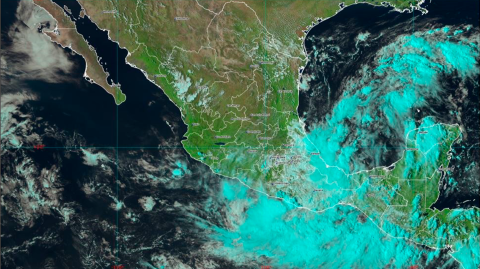 La depresión tropical Once-E se desplaza cerca de las costas de Oaxaca.