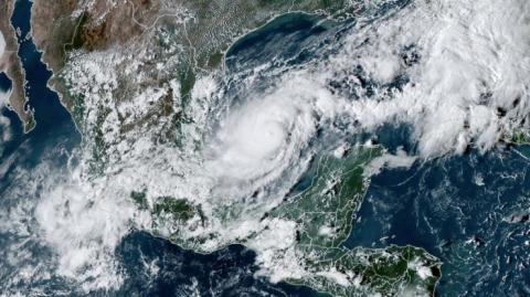 El Centro Nacional de Huracanes de Estados Unidos (CNH) informó la mañana de este lunes que el huracán Milton se está intensificando con rapidez, hasta alcanzar la categoría 4 en la escala de Saffir-Simpson.