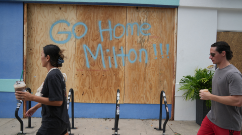 Tampa, Florida se prepara para el paso del huracán Milton que retomó fuerza en su camino a territorio estadounidense.