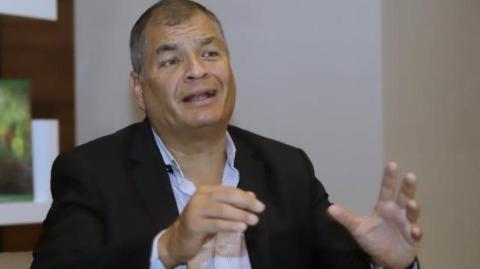 Las autoridades estadounidenses bloquearon la entrada del exmandatario de Ecuador Rafael Correa y el exvicepresidente Jorge Glas; debido a su implicación en casos de corrupción.

Para más información del tema, visita: https://www.eleconomista.com.mx/internacionales/eu-prohibe-rafael-correa-expresidente-ecuador-entrada-pais-20241009-729362.html
Twitter: https://twitter.com/eleconomista 
Sitio web: https://www.eleconomista.com.mx/ 
Facebook: https://www.facebook.com/ElEconomista.mx 

#ElEconomista #CapitalHumano #EETV