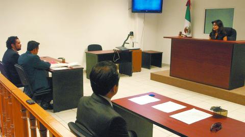 QUERETARO,QRO 13.08.13 JUICIO ORAL PARA ADOLECENTES EN AUDIENCIA PUBLICA .
