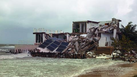 CHUBURNA PUERTO, YUCATÁN 10OCTUBRE2024. Aspectos de una vivienda destruida trás el paso del Huracán Miltón por la costa yucateca.  
FOTO MARTÍN ZETINA/CUARTOSCURO.COM