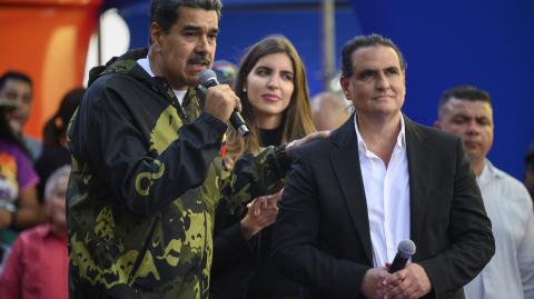 El presidente de Venezuela, Nicolás Maduro junto al empresario nacido en Colombia, Alex Saab.