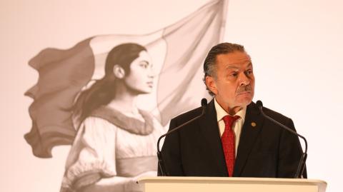 Octavio Romero, director del Infonavit, en Asamblea General.