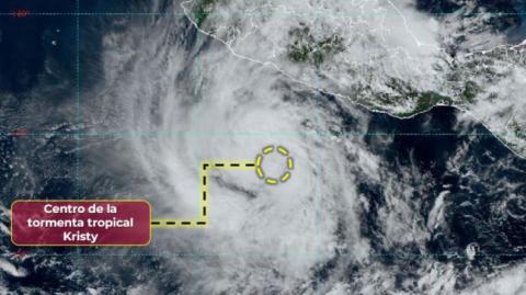 Las lluvias podrían generar encharcamientos, incremento en niveles de ríos y arroyos, así como deslaves e inundaciones en zonas bajas de cuatro estados.

Para más información del tema, visita: https:https://www.eleconomista.com.mx/politica/forma-tormenta-tropical-kristy-frente-guerrero-y-michoacan-conagua-advierte-lluvias-fuertes-20241021-730905.html

¡Síguenos en nuestras redes sociales para mantenerte informado!

Twitter: https://twitter.com/eleconomista 
Facebook: https://www.facebook.com/ElEconomista.mx
Instagram: https://www.instagram.com/eleconomistamx
LinkedIn: https://www.linkedin.com/company/el-economista/

#ElEconomista #EETV