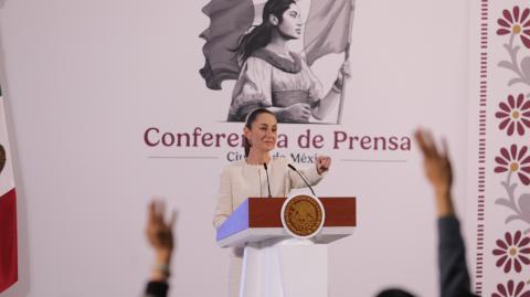 Conferencia de prensa de la Dra. Claudia Sheinbaum presidenta de México, acompañada de: Julio Berdegué Sacristán, secretario de Agricultura y Desarrollo Rural; Leonel Cota Montaño, subsecretario de Agricultura y Desarrollo Rural; María Luisa Albores González, titular de Alimentación para el Bienestar; César Iván Escalante Ruiz, Procurador Federal del Consumidor; Karla Motte, Historiadora.