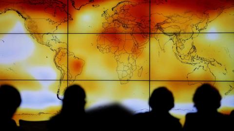 Las emisiones mundiales de gases de efecto invernadero aumentaron 1.3% entre 2022 y 2023, a un máximo de 57.1 gigatoneladas de dióxido de carbono.

Para más información del tema, visita: https://www.eleconomista.com.mx/arteseideas/clima-calentara-3-1-grados-toman-medidas-informe-onu-20241024-731423.html

¡Síguenos en nuestras redes sociales para mantenerte informado!

Twitter: https://twitter.com/eleconomista 
Facebook: https://www.facebook.com/ElEconomista.mx
Instagram: https://www.instagram.com/eleconomistamx
LinkedIn: https://www.linkedin.com/company/el-economista/

#ElEconomista #EETV