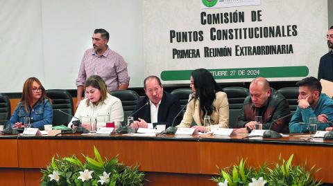 Durante una hora, los diputados federales de la oposición se enfrascaron en un falso debate.