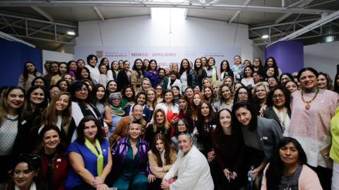 La jefa de Gobierno Clara Brugada durante la inauguración del evento Mujeres del Futuro.