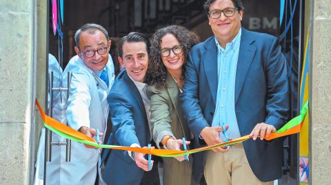 Listón. Eduardo Barragán, Gerardo Gaya, Neus Marí y Adrián Trejo de la Rosa fueron los encargados del corte inaugural.