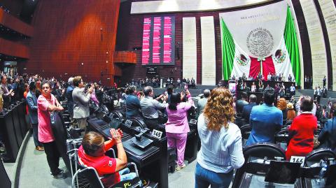 La presidenta, Claudia Sheinbaum, señaló que las decisiones del Poder Judicial buscan que ella se confronte y que incluso se convoque a un juicio político contra los ministros. El Partido del Trabajo amagó en la víspera con solicitar dicho procedimiento en contra de ocho de los 11 integrantes de la Corte.