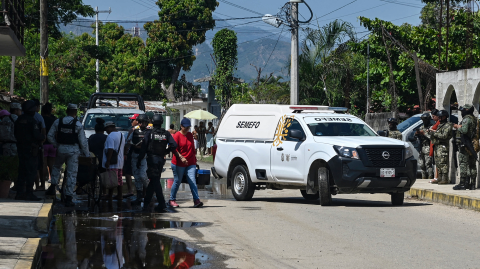 Elementos de seguridad acudieron al lugar de los hechos en Tres Palos, Acapulco.