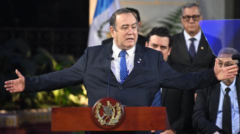 El expresidente guatemalteco, Alejandro Giammattei en el Palacio de la Cultura en la Ciudad de Guatemala.