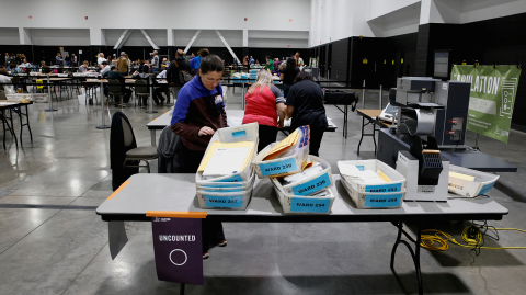 Centro de elecciones en Milwaukee, Wisconsin.