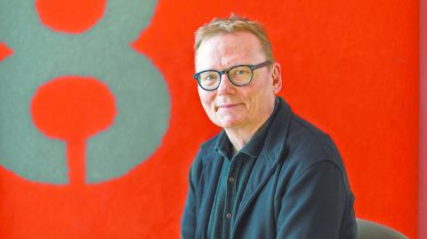 James A. Robinson se hizo acreedor del Premio Nobel de Economía 2024, junto con Daron Acemoglu y Simon Johnson, por sus estudios sobre la desigualdad entre las naciones más ricas y las más pobres. Foto: Reuters