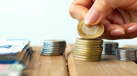 Hacienda planeaba reducir el déficit fiscal a 3% desde 5.9% del PIB al cierre del 2024; en el PEF 2025 se plantea de 3.9%.