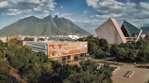 Tec de Monterrey.