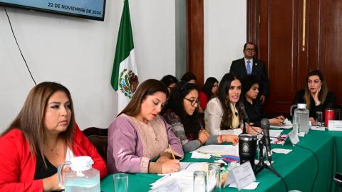 La alcaldesa Alessandra Rojo de la Vega Piccolo acudió al Congreso de la CDMX.