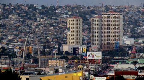 Ciudad Juárez, Hermosillo, Monclova-Frontera y Piedras Negras encabezan la lista de las ciudades con las mejores condiciones laborales en la nueva edición del Índice de Competitividad Urbana que elabora el IMCO.

Para más información del tema, visita: https://www.eleconomista.com.mx/capital-humano/icu-2024-mejores-ciudades-trabajar-mexico-20241127-735869.html
Twitter: https://twitter.com/eleconomista 
Sitio web: https://www.eleconomista.com.mx/ 
Facebook: https://www.facebook.com/ElEconomista.mx 

#ElEconomista #CapitalHumano #EETV