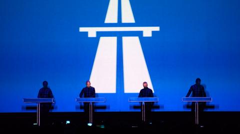 Kraftwerk interpretando su álbum Autobahn en 2015. Foto: AFP