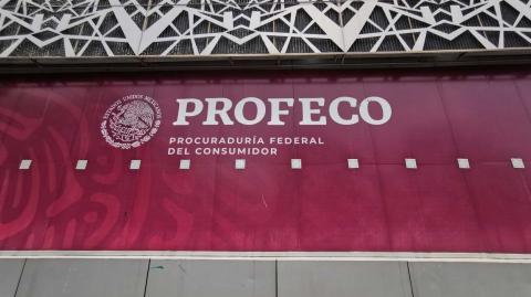 La Procuraduría Federal del Consumidor advierte que en el sitio no oficial se presentan supuestos estudios atribuidos a la institución.

Para más información del tema, visita: https://www.eleconomista.com.mx/empresas/te-dejes-enganar-profeco-alerta-sobre-pagina-web-pirata-20241129-736305.html

¡Síguenos en nuestras redes sociales para mantenerte informado!

Twitter: https://twitter.com/eleconomista 
Facebook: https://www.facebook.com/ElEconomista.mx
Instagram: https://www.instagram.com/eleconomistamx
LinkedIn: https://www.linkedin.com/company/el-economista/

#ElEconomista #EETV