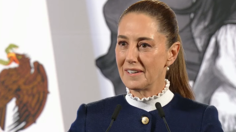 Claudia Sheinbaum, presidenta de México, expresó este martes que a partir del 2025 comenzarán las discusiones sobre la reducción de la jornada laboral a 40 horas semanales.

Para más información del tema, visita: https://www.eleconomista.com.mx/politica/sheinbaum-contempla-2025-discutira-reduccion-jornada-laboral-20241203-736703.html
Twitter: https://twitter.com/eleconomista 
Sitio web: https://www.eleconomista.com.mx/ 
Facebook: https://www.facebook.com/ElEconomista.mx 

#ElEconomista #CapitalHumano #EETV