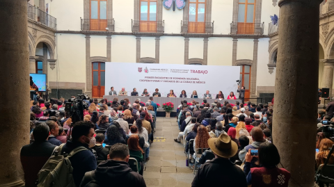 La jefa de Gobierno de la CIudad de México, Clara Brugada, anunció el programa de cooperativas de cuidado y economía solidaria.