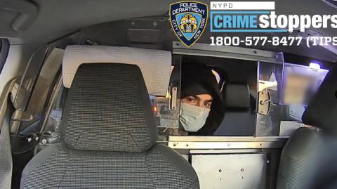 La policía interrogó este lunes a un hombre en relación al asesinato de un alto ejecutivo de una compañía de seguros médicos la semana pasada en Nueva York, informaron medios estadounidenses, mientras continúa la búsqueda del sospechoso por todo el país.

Para más información del tema, visita: https://www.eleconomista.com.mx/internacionales/policia-nueva-york-interroga-sospechoso-crimen-ejecutivo-unitedhealth-20241209-737553.html
Twitter: https://twitter.com/eleconomista 
Sitio web: https://www.eleconomista.com.mx/ 
Facebook: https://www.facebook.com/ElEconomista.mx 

#ElEconomista #CapitalHumano #EETV