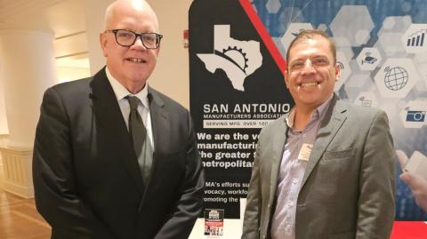 Felipe Flores, director de Form, Empaque y Embalajes Ecológicos, en San Antonio, Texas.