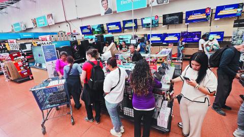 El mercado respondió positivamente ante una resolución que interpretó como “menos severa”, ya que el precio de los títulos de la cadena comercial negociados en la BMV cerró el viernes con una ganancia de 7.53%, elevándose a 61.4 pesos.