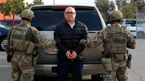 El gobierno estadounidense deportó a México al narcotraficante liberado Osiel Cárdenas Guillén.