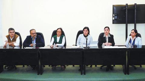 En conferencia de prensa, integrantes del Comité de Evaluación del Legislativo afirmaron que no hay violación a la ley.