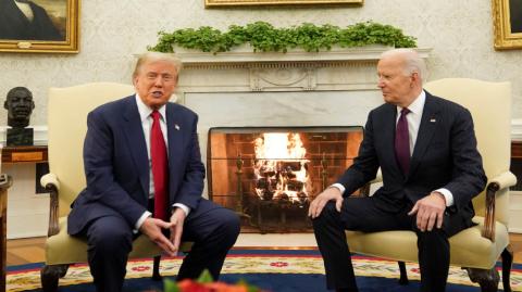 Trump no asistió a la toma de posesión del demócrata Biden como 46º presidente de Estados Unidos el 20 de enero de 2021, convirtiéndose en el primer presidente en 150 años que rompe con una tradición política.

Para más información del tema, visita: https://www.eleconomista.com.mx/internacionales/biden-confirma-supuesto-asistira-investidura-trump-20241219-739054.html

¡Síguenos en nuestras redes sociales para mantenerte informado!

Twitter: https://twitter.com/eleconomista 
Facebook: https://www.facebook.com/ElEconomista.mx
Instagram: https://www.instagram.com/eleconomistamx
LinkedIn: https://www.linkedin.com/company/el-economista/

#ElEconomista #EETV