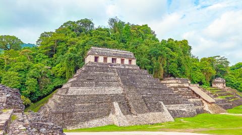 Ya que la entidad es hogar de algunas de las zonas arqueológicas mayas más importantes de México como Palenque, Yaxchilán, y Bonampak, destacan la importancia de resaltar el valor de estos tesoros arqueológicos, pero con un enfoque inclusivo en el que las comunidades locales sean depositarios para la protección y promoción.