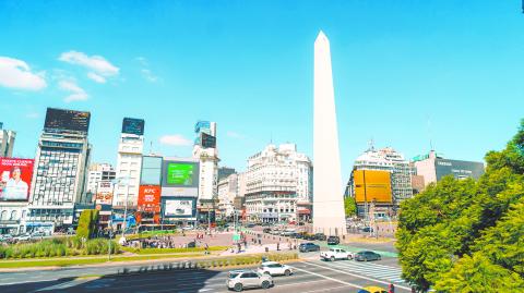 La reducción del riesgo país se da en un contexto en el que se está anticipando un nuevo acuerdo del gobierno argentino con el FMI, que se traduciría en un nuevo desembolso para argentina que vendría a fortalecer las reservas internacionales. Foto: Shutterstock