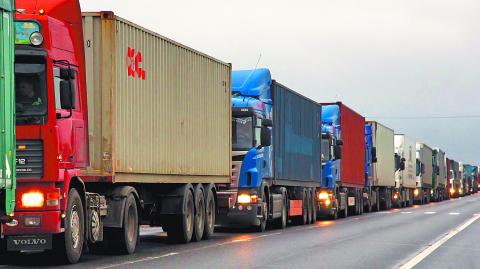 La falta de infraestructura en las casetas de peaje en México ocasiona retrasos importantes.