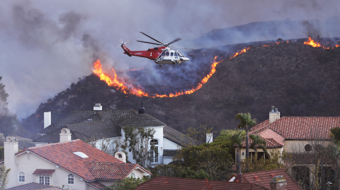 El incendio, declarado la mañana del martes, ya devoró más de 500 hectáreas de Pacific Palisades.